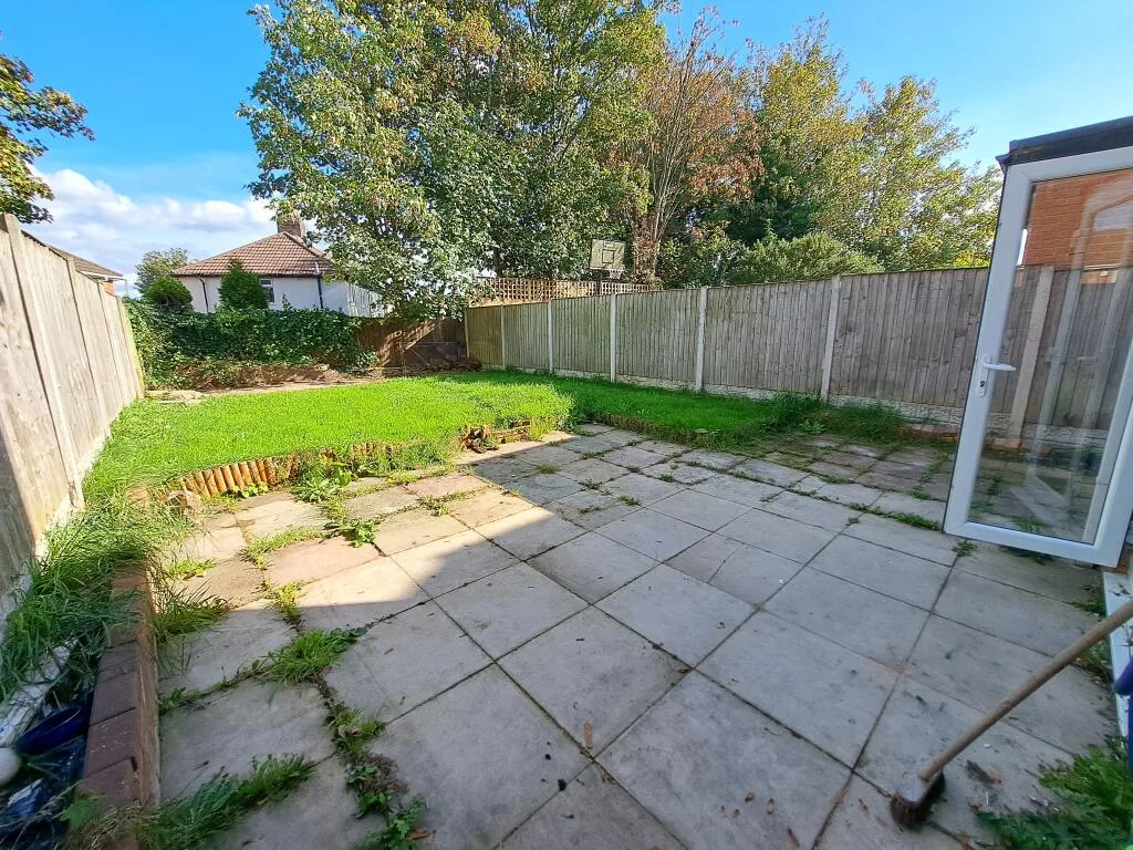 3 bedroom semi-detached house for rent