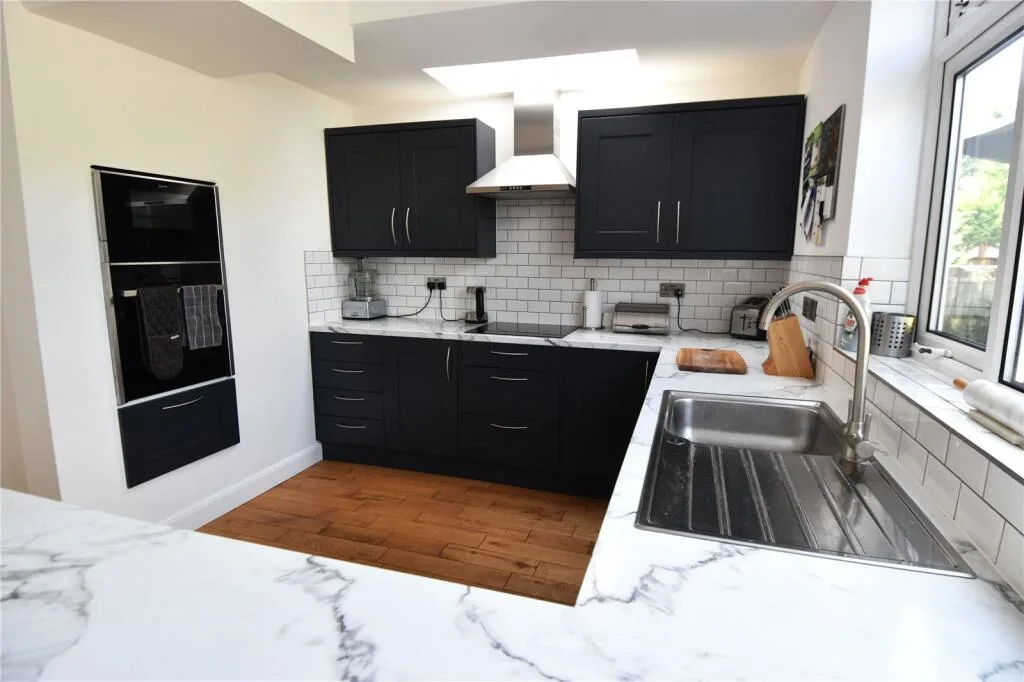 3 bedroom semi-detached house for rent