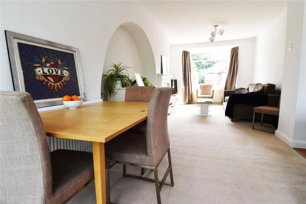3 bedroom semi-detached house for rent