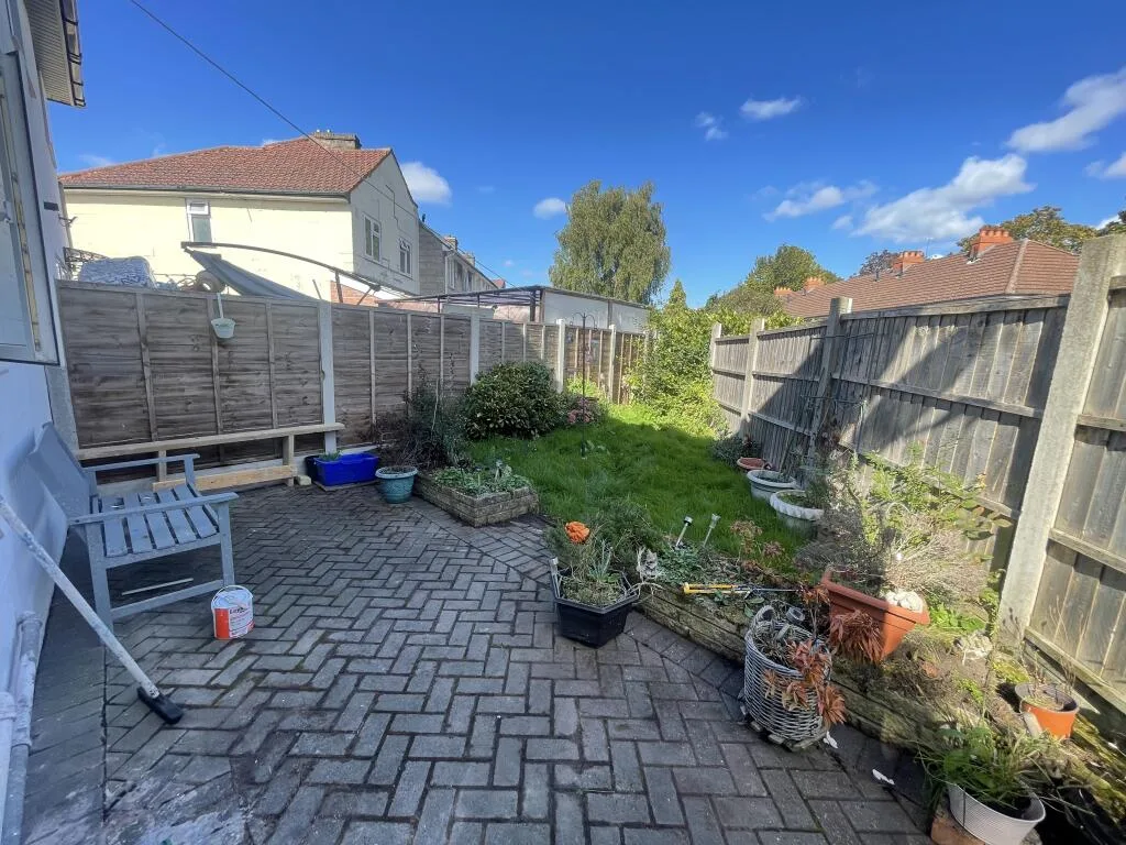 3 bedroom semi-detached house for rent