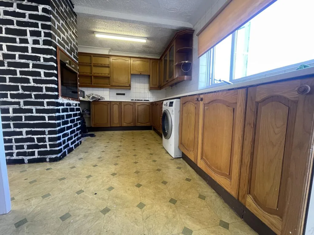 3 bedroom semi-detached house for rent