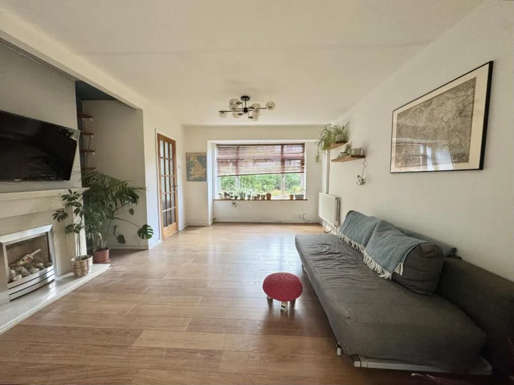 3 bedroom semi-detached house for rent