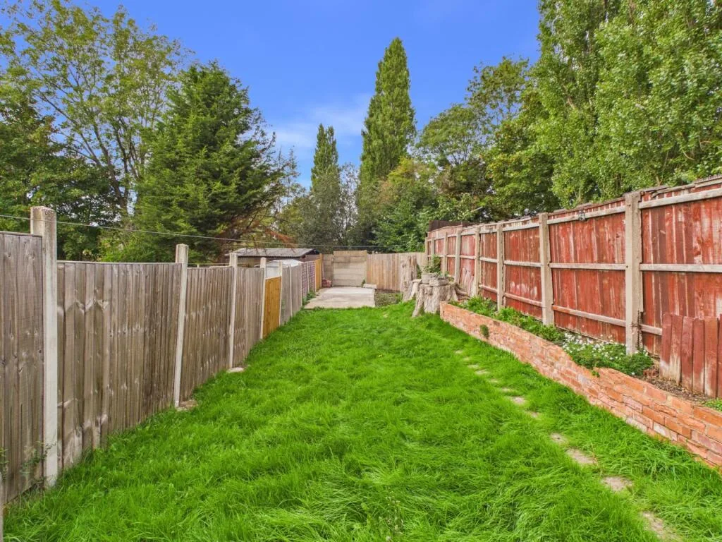 3 bedroom semi-detached house for rent