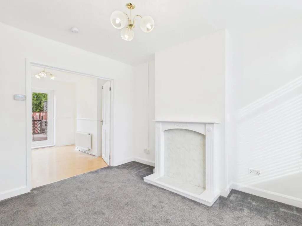 3 bedroom semi-detached house for rent