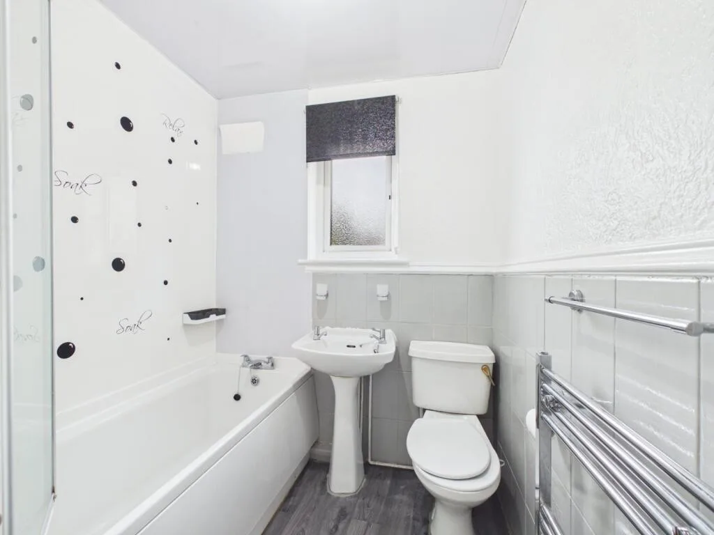 3 bedroom semi-detached house for rent