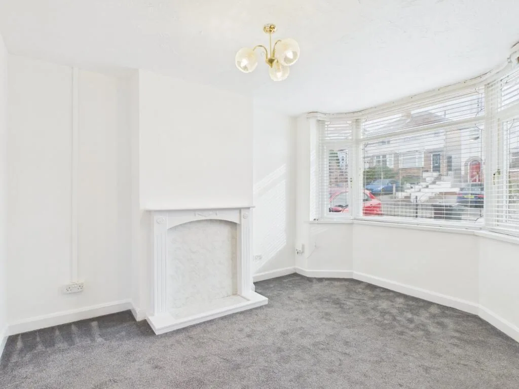 3 bedroom semi-detached house for rent