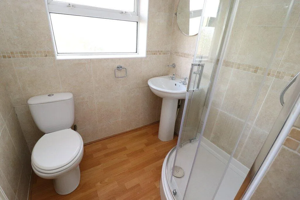 3 bedroom semi-detached house for rent