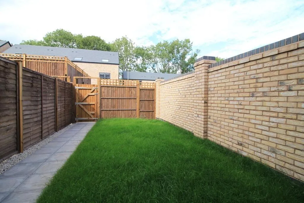 3 bedroom town house for rent