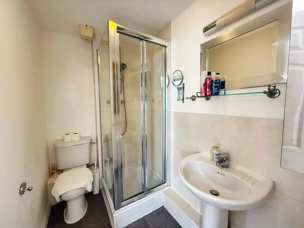 3 bedroom flat for rent