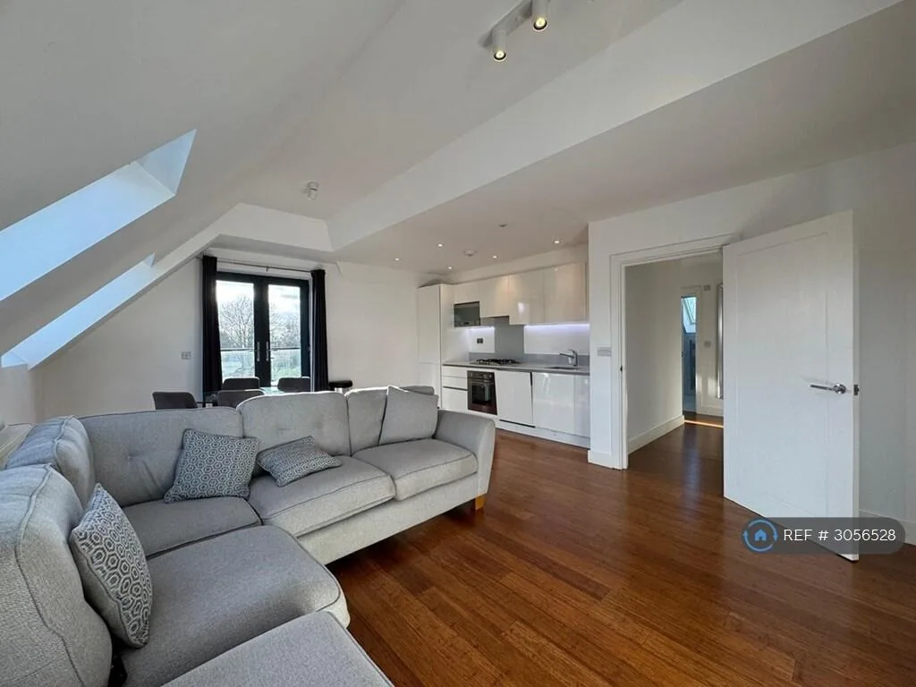 2 bedroom penthouse for rent