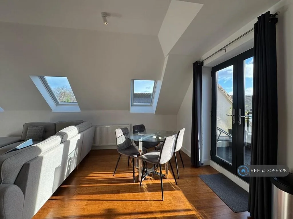 2 bedroom penthouse for rent