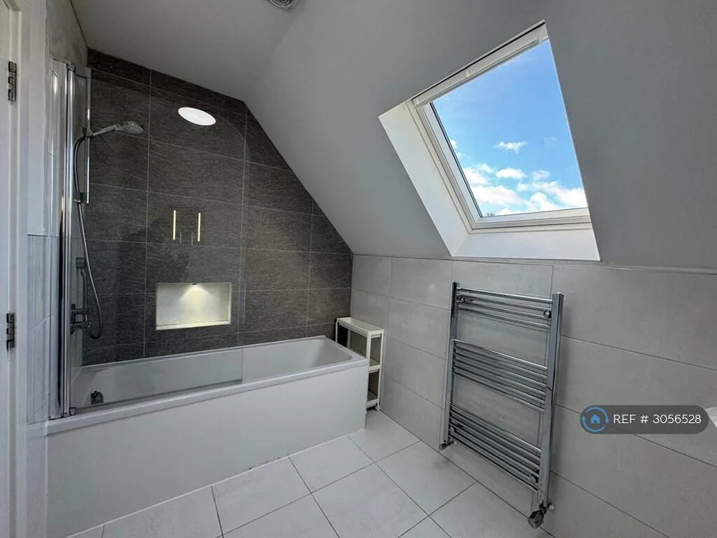 2 bedroom penthouse for rent