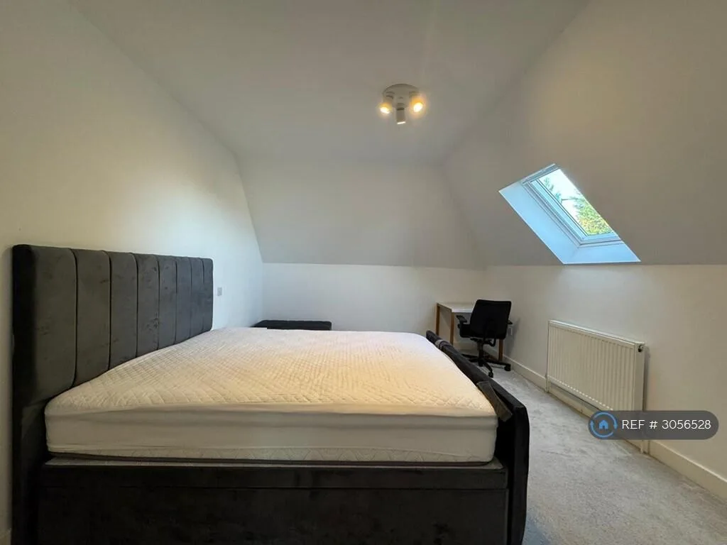 2 bedroom penthouse for rent