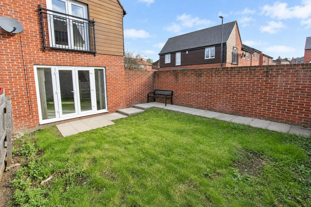 2 bedroom house for rent