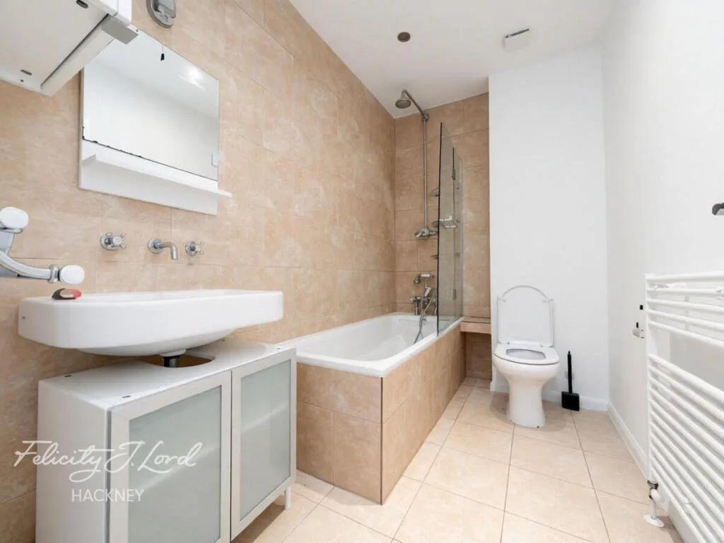 3 bedroom flat for rent