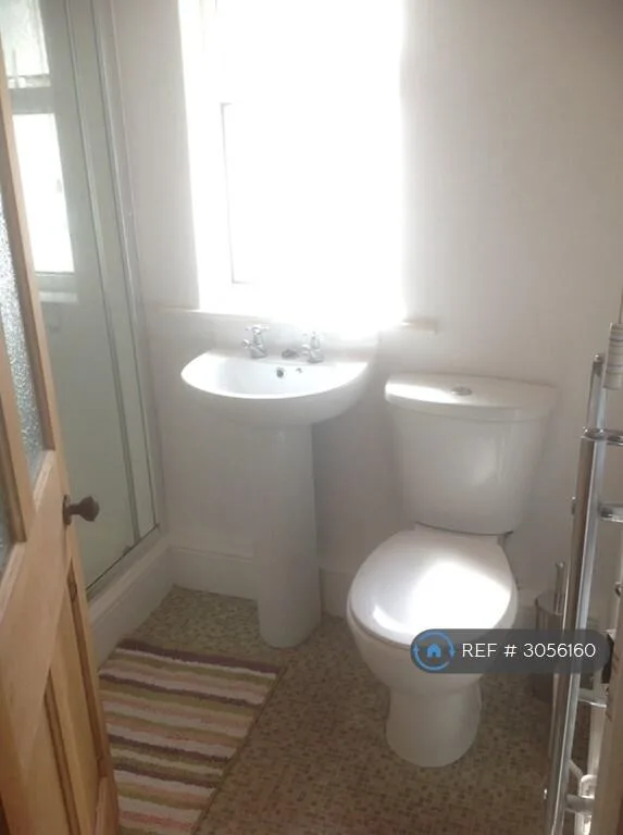 5 bedroom terraced house for rent