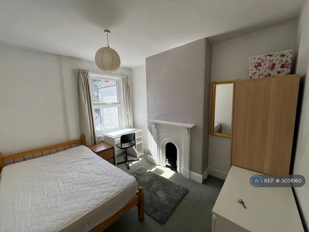 5 bedroom terraced house for rent