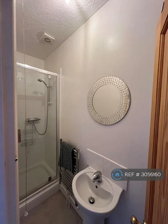 5 bedroom terraced house for rent