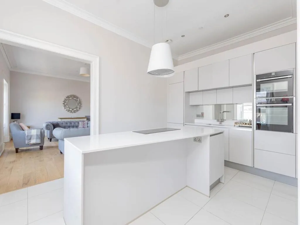 3 bedroom flat for rent