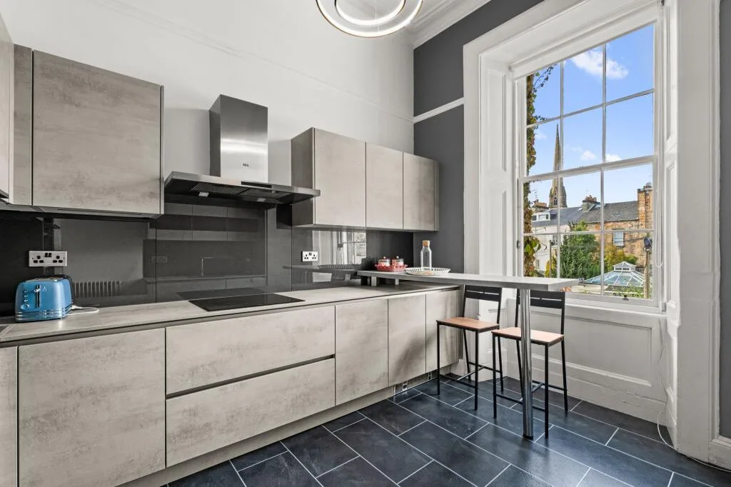4 bedroom flat for rent