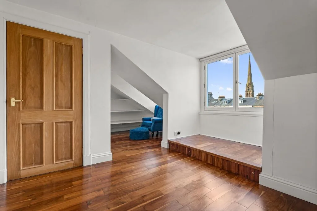4 bedroom flat for rent