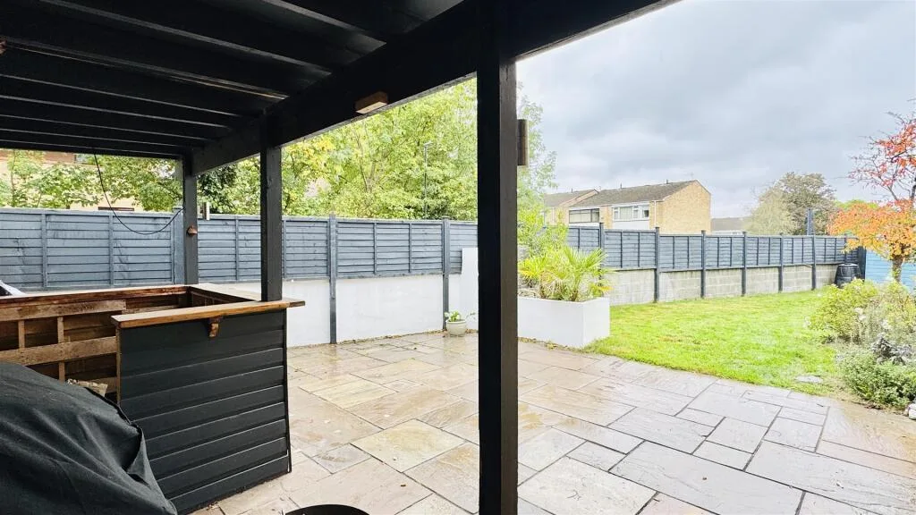 4 bedroom detached house for rent