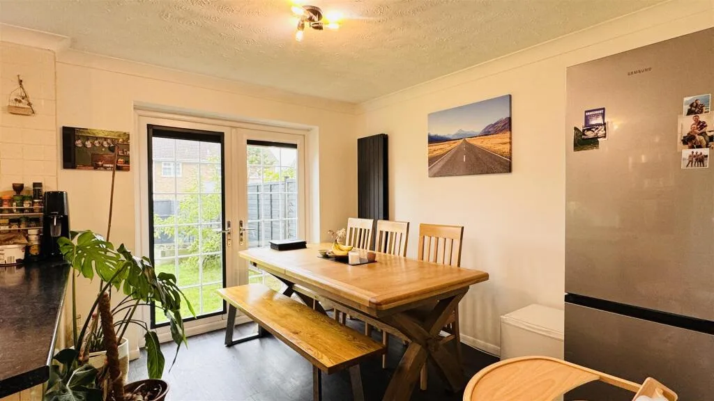 4 bedroom detached house for rent