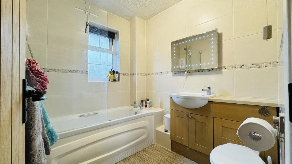 4 bedroom detached house for rent