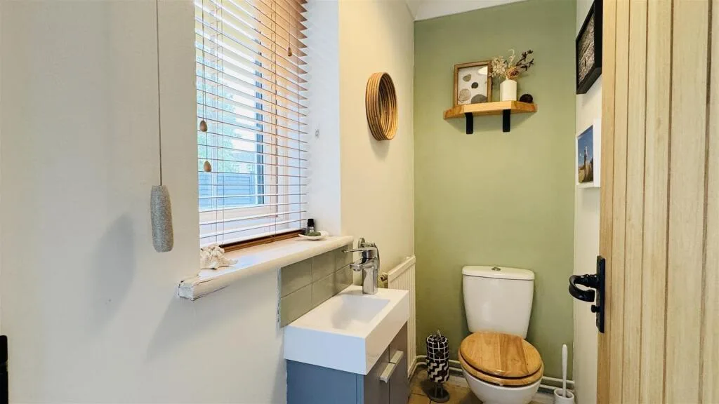 4 bedroom detached house for rent
