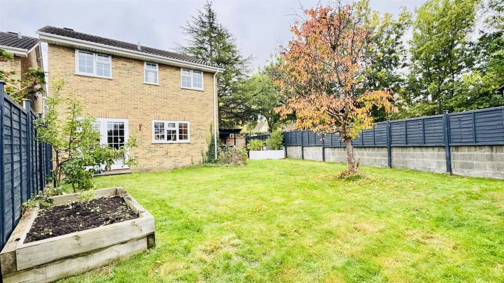 4 bedroom detached house for rent