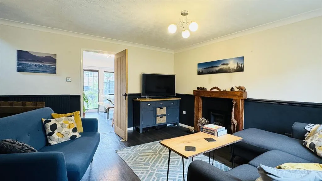 4 bedroom detached house for rent