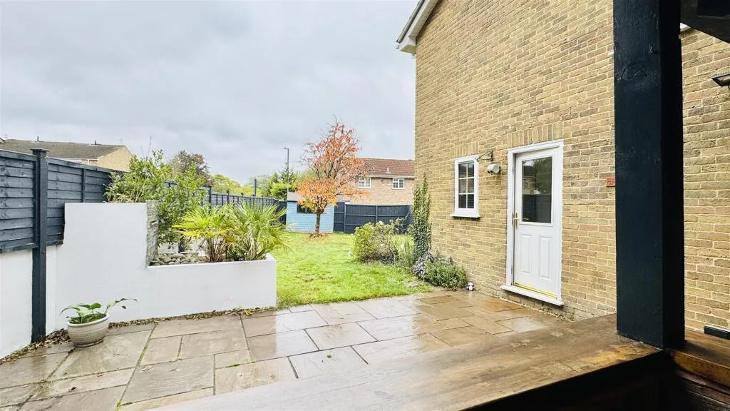 4 bedroom detached house for rent