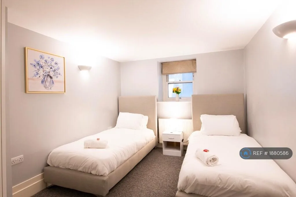 3 bedroom flat for rent