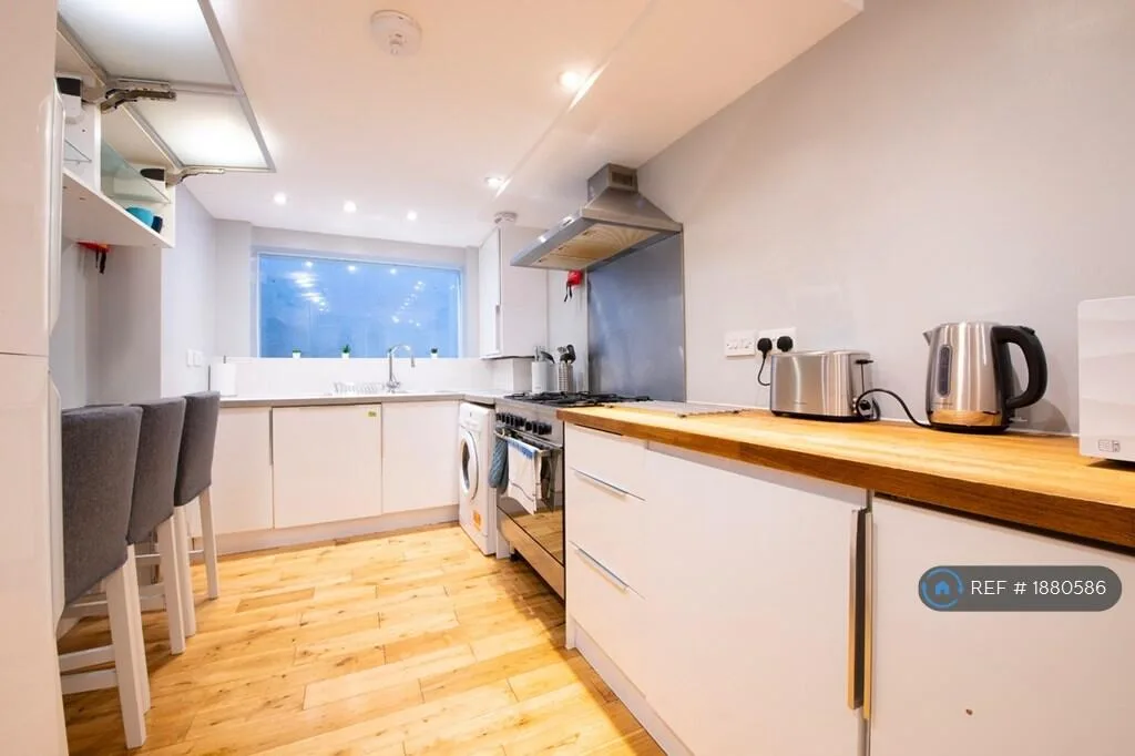 3 bedroom flat for rent