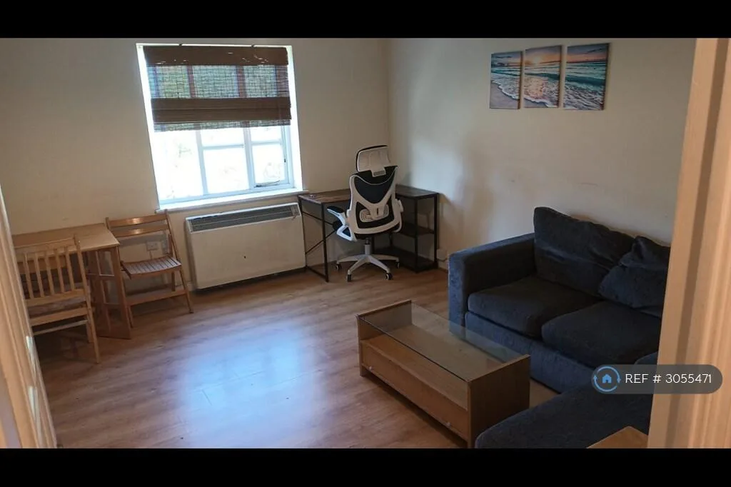 2 bedroom penthouse for rent