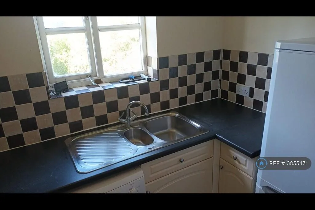 2 bedroom penthouse for rent
