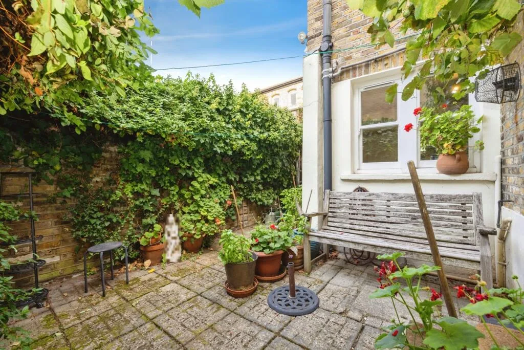 2 bedroom terraced house for rent