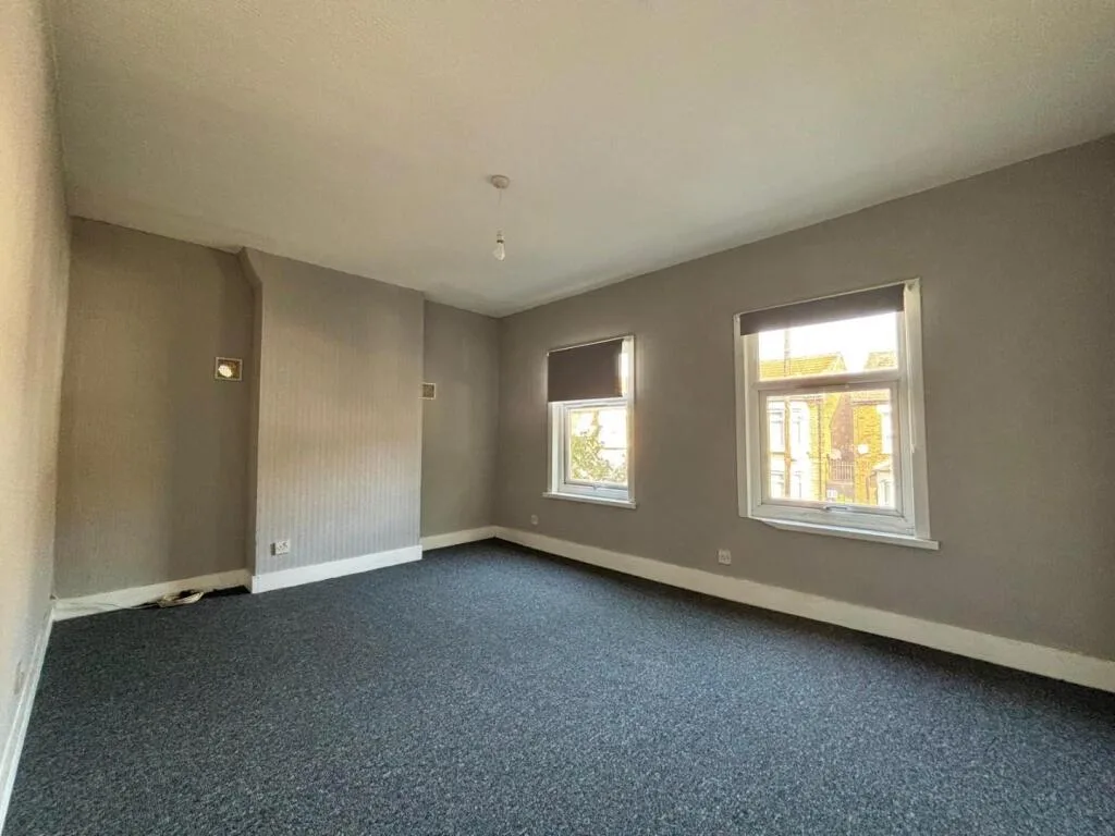1 bedroom maisonette for rent
