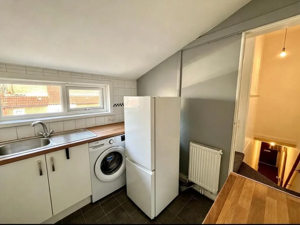 1 bedroom maisonette for rent