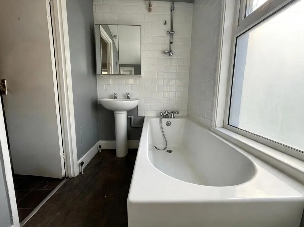 1 bedroom maisonette for rent