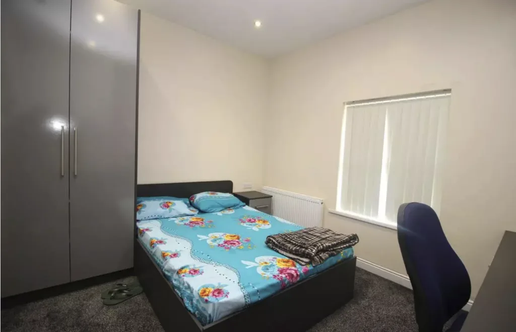 8 bedroom terraced house for rent