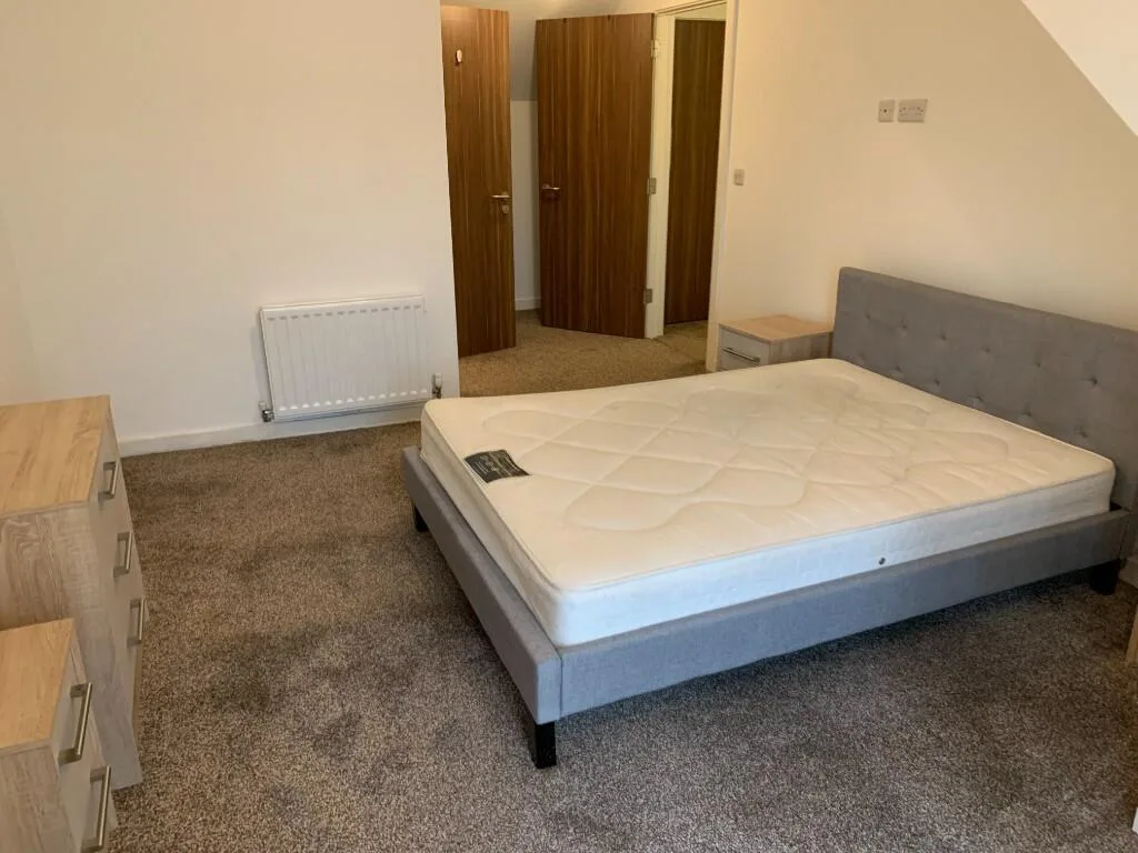 4 bedroom town house for rent