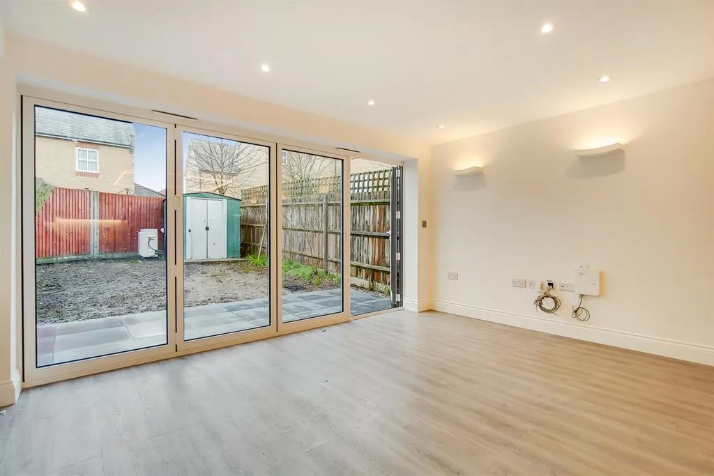 3 bedroom duplex for rent