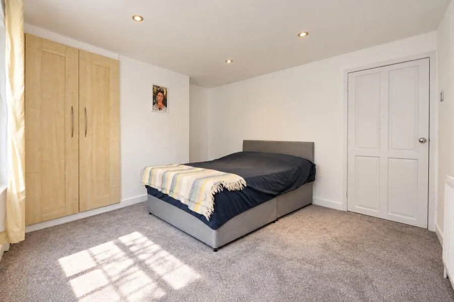 2 bedroom cottage for rent