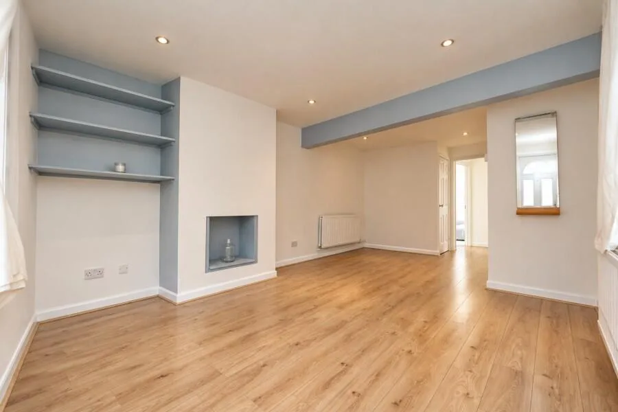 2 bedroom cottage for rent