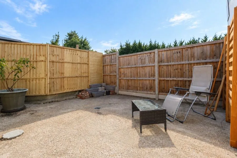 2 bedroom cottage for rent