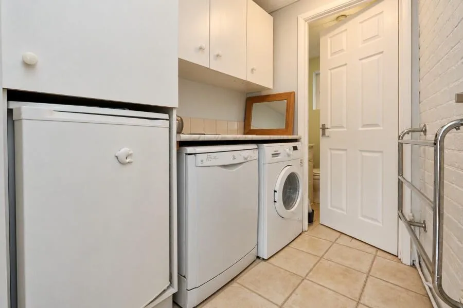2 bedroom cottage for rent