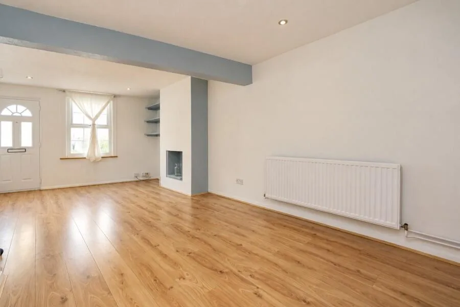 2 bedroom cottage for rent