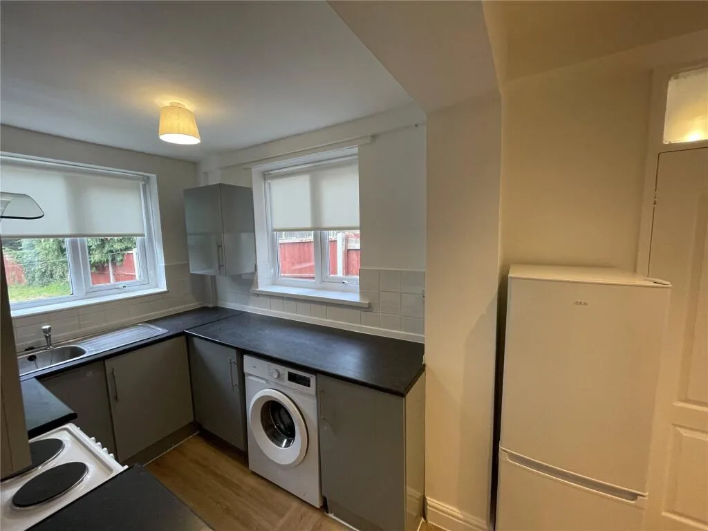 3 bedroom end of terrace house for rent
