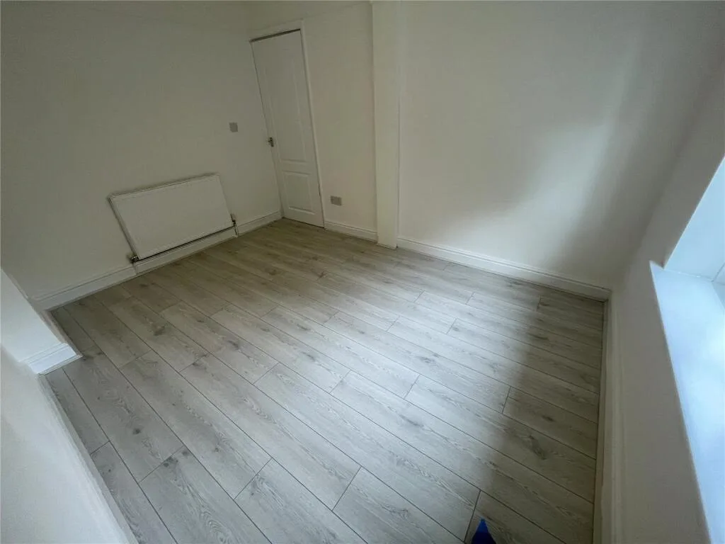 3 bedroom end of terrace house for rent